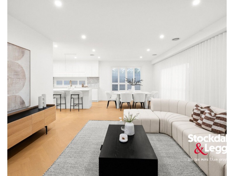 2 Cosdown Close, Gladstone Park VIC 3043