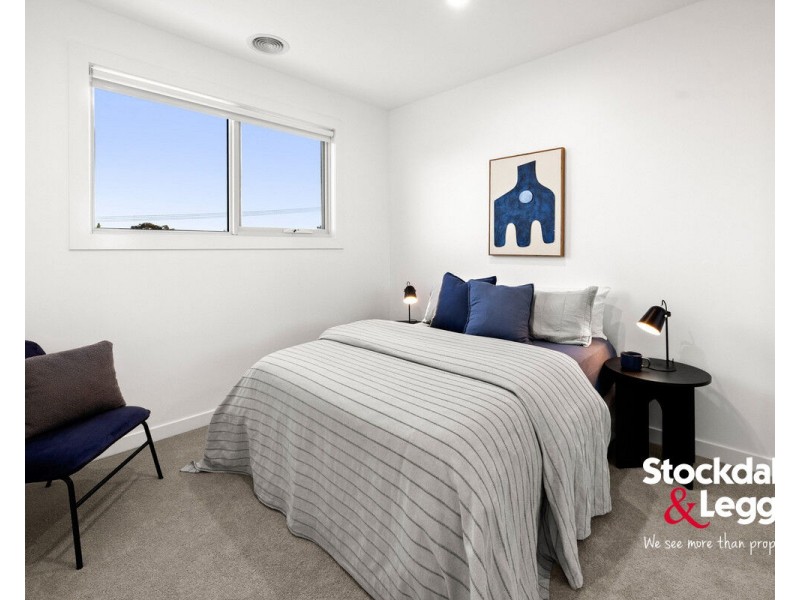 2 Cosdown Close, Gladstone Park VIC 3043