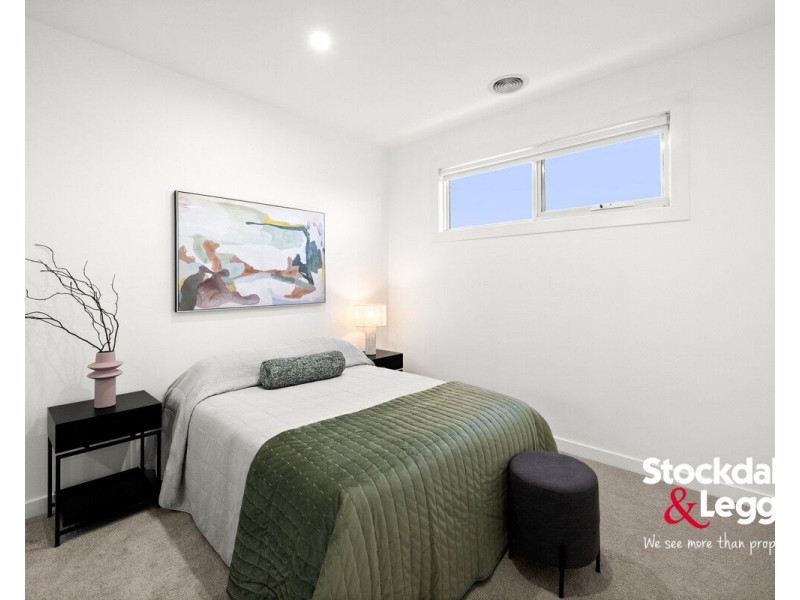 2 Cosdown Close, Gladstone Park VIC 3043