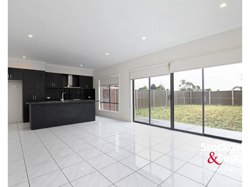 16 Brunswick Crescent, Craigieburn VIC 3064
