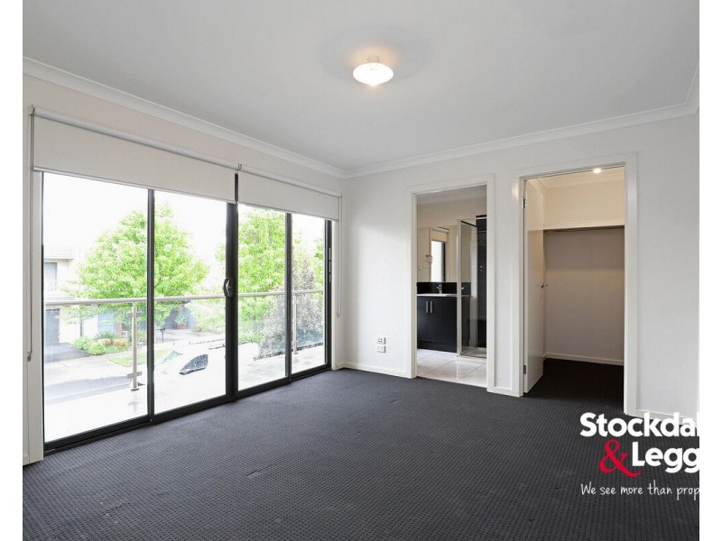 16 Brunswick Crescent, Craigieburn VIC 3064