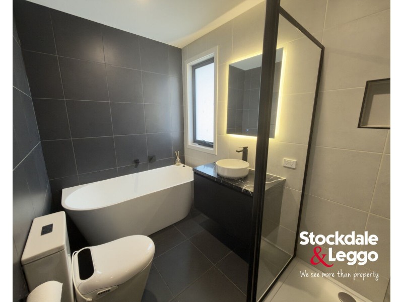 1/12 Hubert Avenue, Glenroy VIC 3046