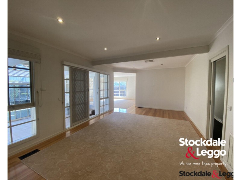 17 Lancaster Court, Greenvale VIC 3059