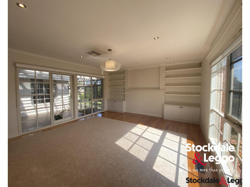 17 Lancaster Court, Greenvale VIC 3059