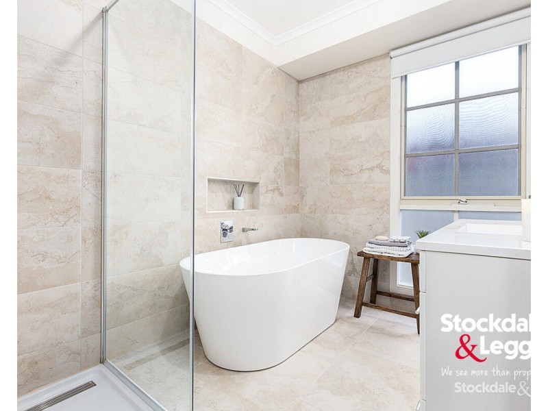 17 Lancaster Court, Greenvale VIC 3059