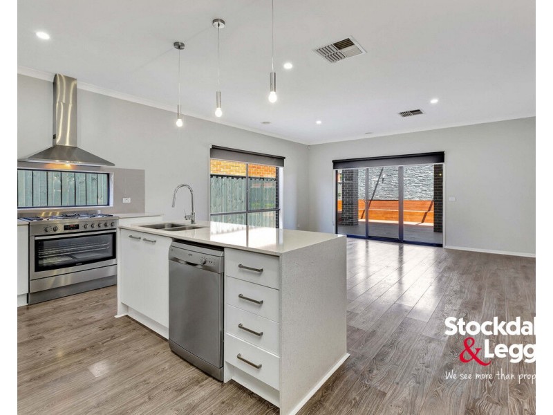 22 Greaves Crescent, Kalkallo VIC 3064