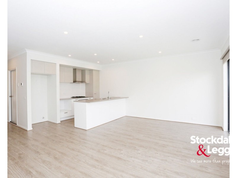 10 Rialto Circuit, Craigieburn VIC 3064