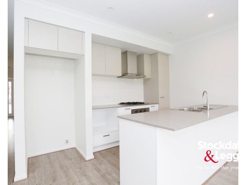 10 Rialto Circuit, Craigieburn VIC 3064