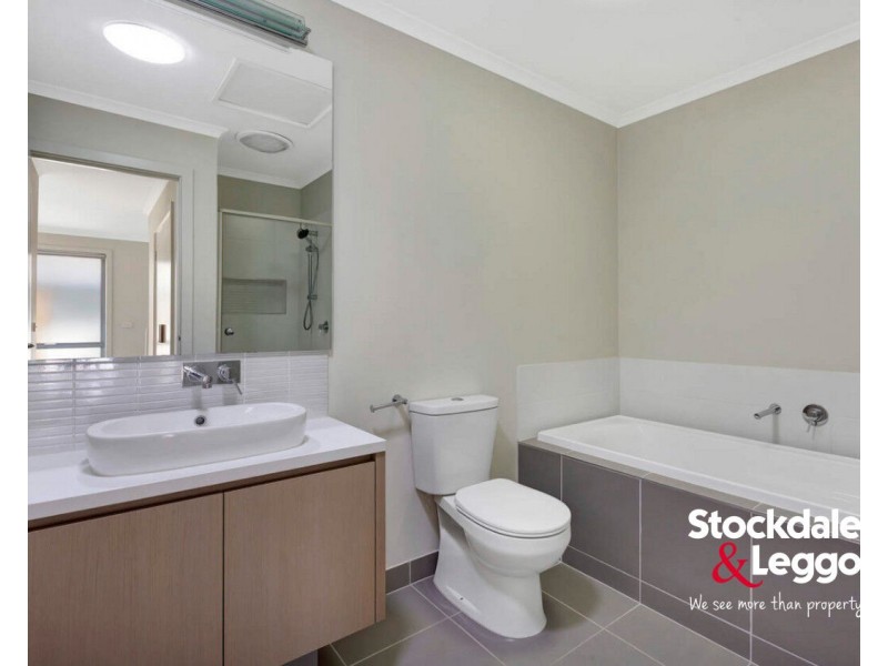 16 Valley Park Boulevard, Westmeadows VIC 3049