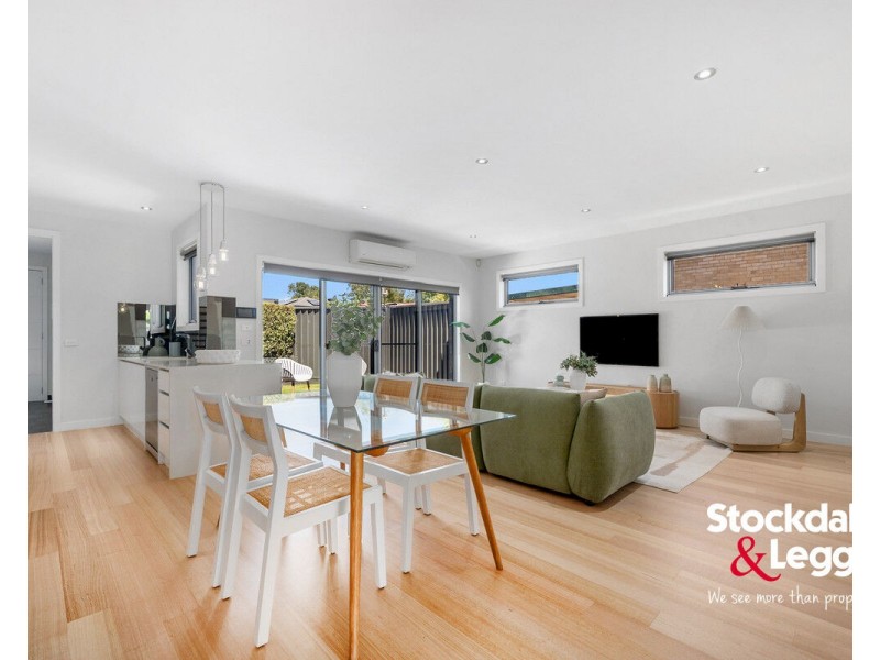 2/35 Gladstone Parade, Glenroy VIC 3046