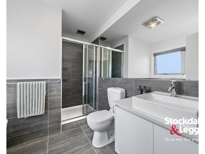 2/35 Gladstone Parade, Glenroy VIC 3046