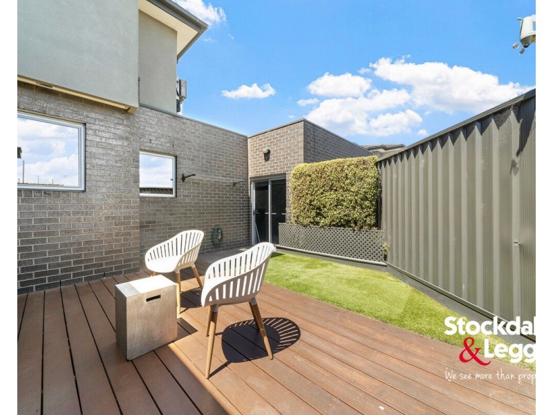 2/35 Gladstone Parade, Glenroy VIC 3046