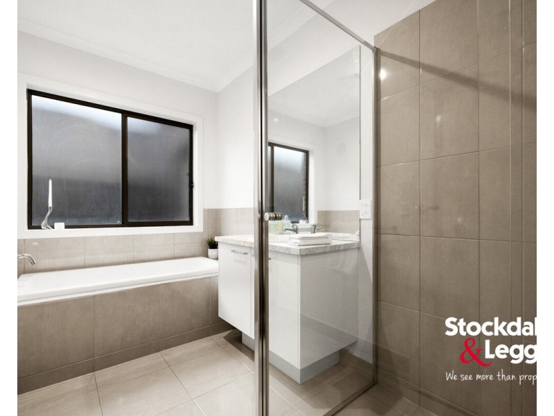 34 Riverglen Drive, Craigieburn VIC 3064