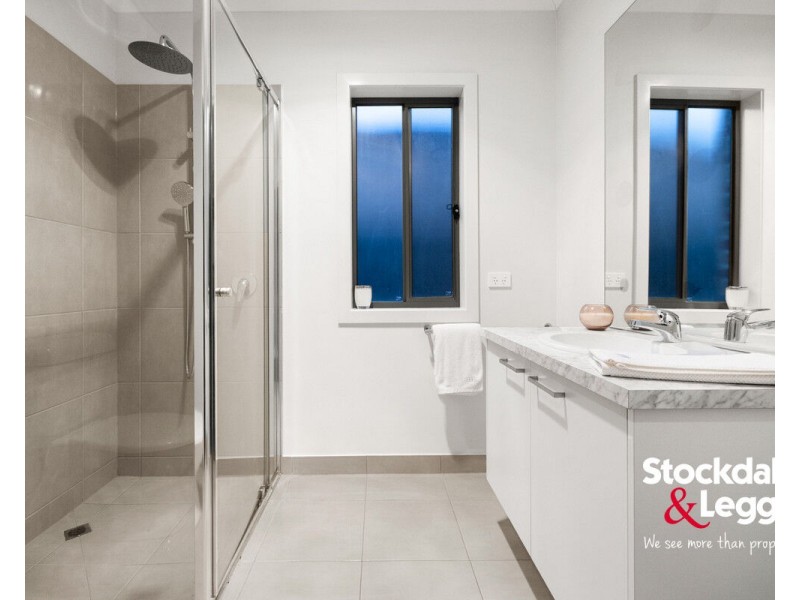 34 Riverglen Drive, Craigieburn VIC 3064