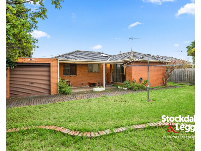10 Dudley Court, Gladstone Park VIC 3043