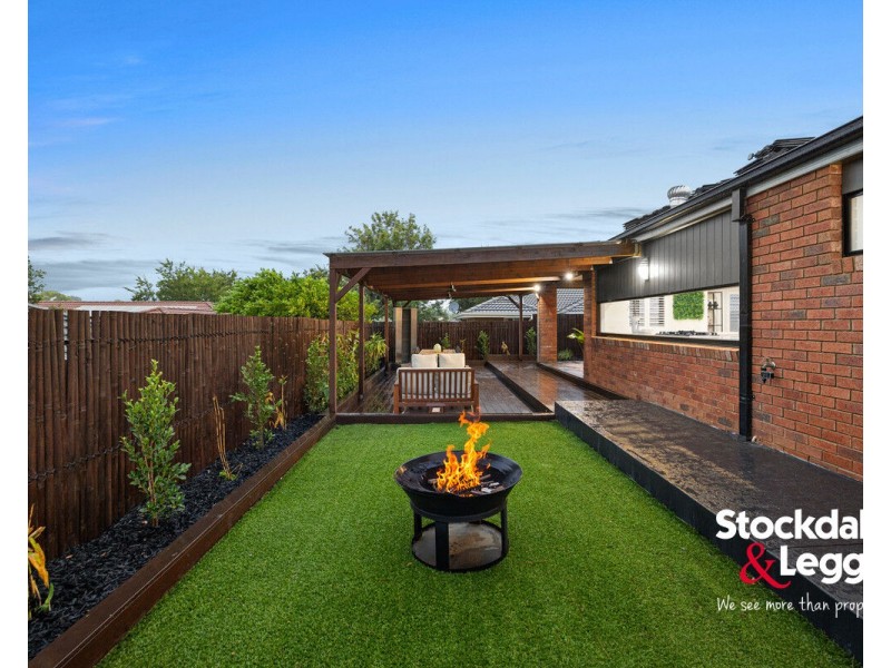 4 Lockhart Avenue, Attwood VIC 3049