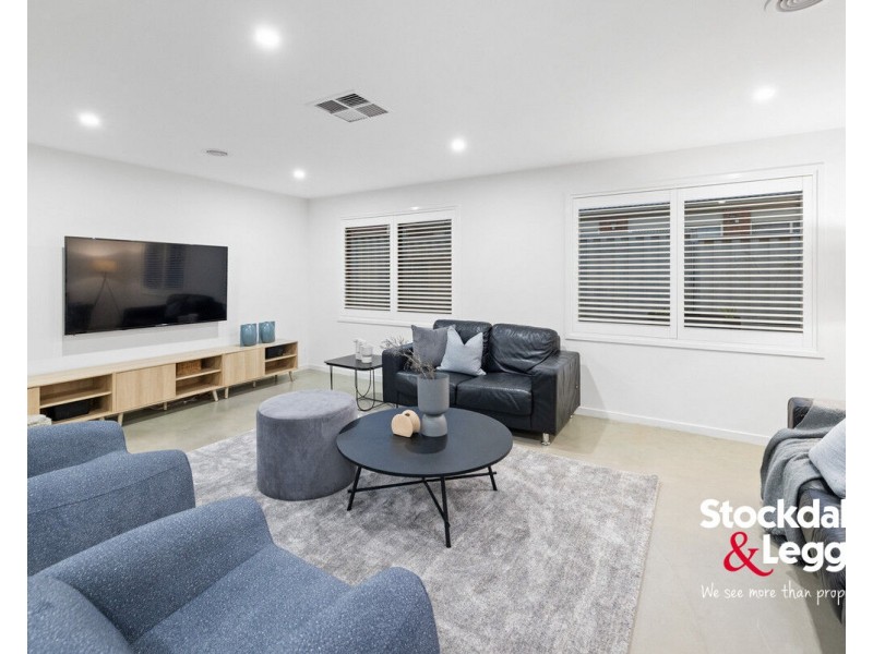 4 Lockhart Avenue, Attwood VIC 3049