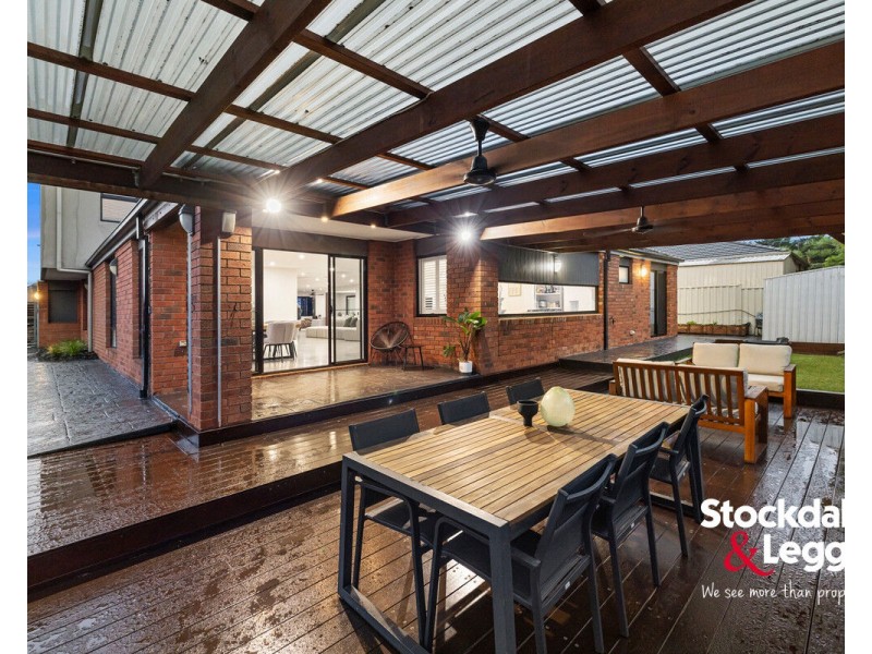 4 Lockhart Avenue, Attwood VIC 3049