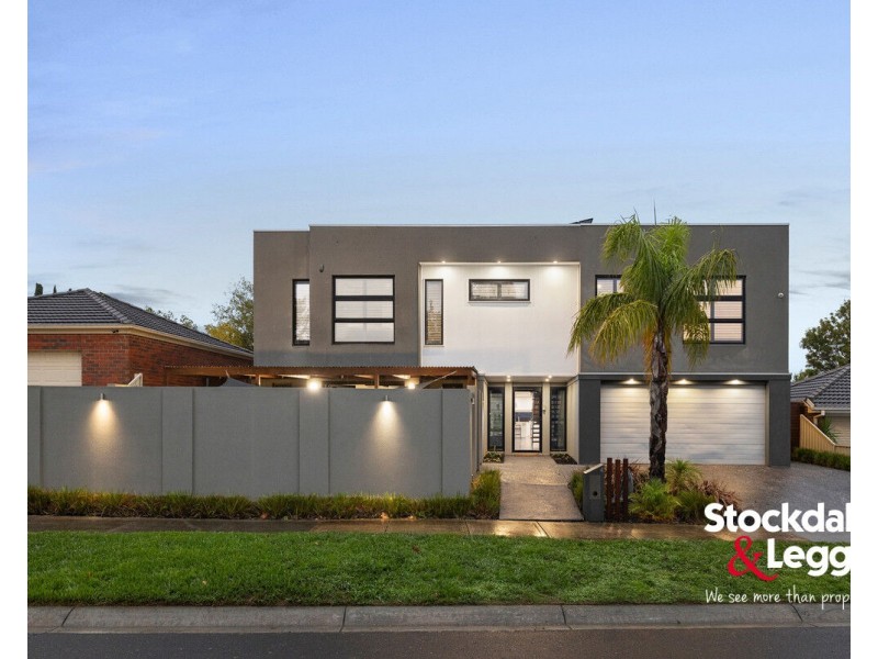 4 Lockhart Avenue, Attwood VIC 3049