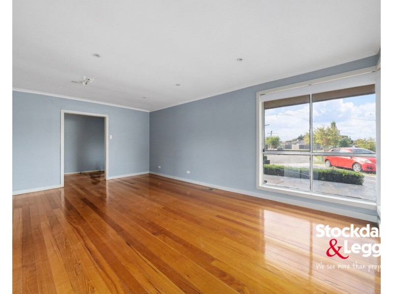 7 Bega Court, Gladstone Park VIC 3043