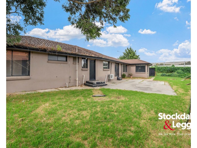 7 Bega Court, Gladstone Park VIC 3043