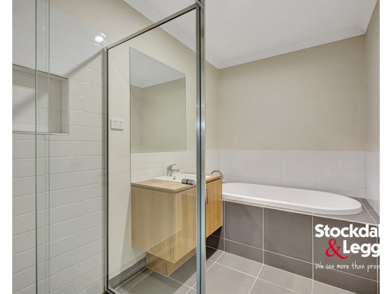 72 Frontier Avenue, Greenvale VIC 3059