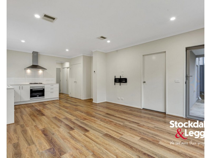 72 Frontier Avenue, Greenvale VIC 3059