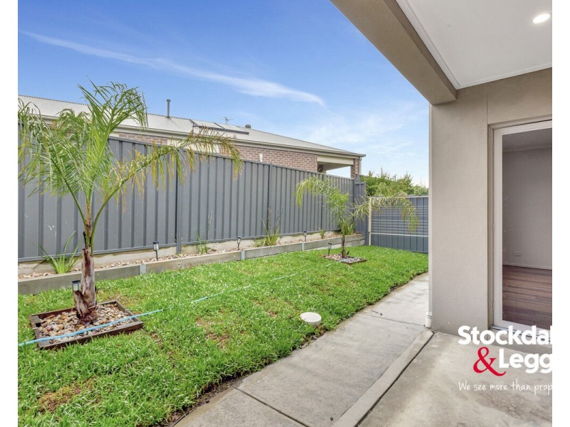 72 Frontier Avenue, Greenvale VIC 3059