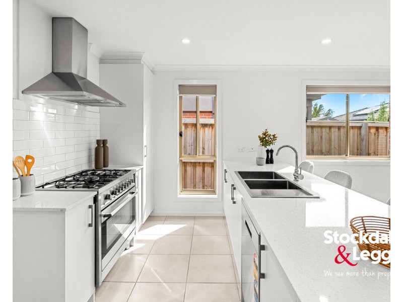 31 Kohli Crescent, Rockbank VIC 3335