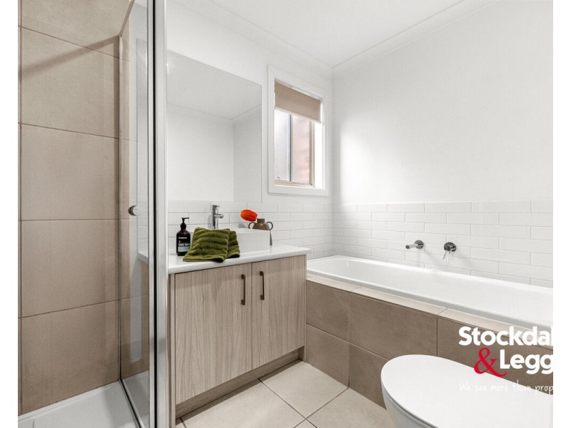 31 Kohli Crescent, Rockbank VIC 3335