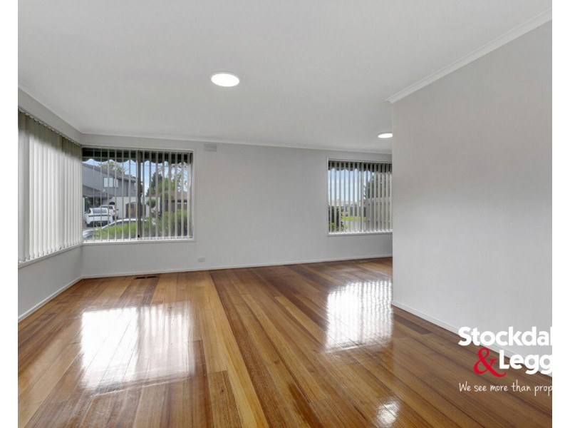 45 Burnleigh Drive, Gladstone Park VIC 3043