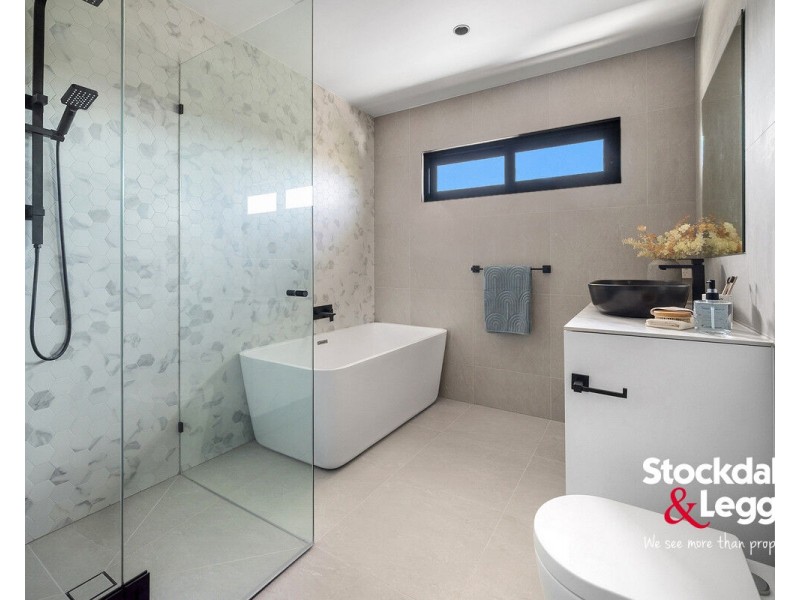 1/4 Caldwell Street, Glenroy VIC 3046