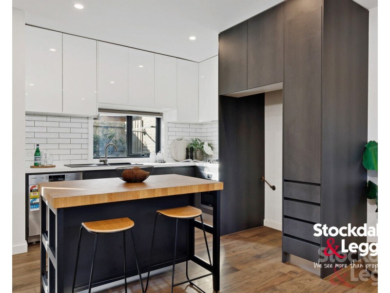 2/8 Leonard Avenue, Glenroy VIC 3046