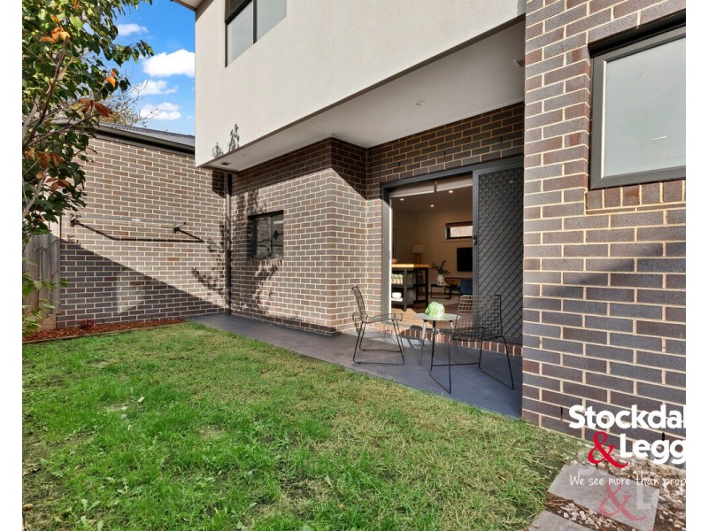 2/8 Leonard Avenue, Glenroy VIC 3046