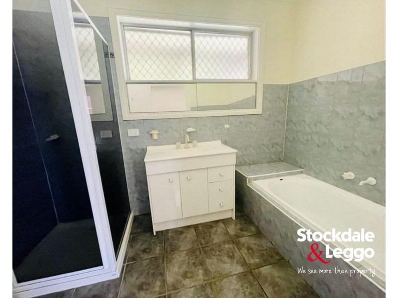 2 Winn Grove, Lalor VIC 3075