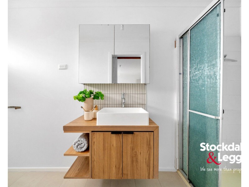 8 Shelbourne Court, Meadow Heights VIC 3048