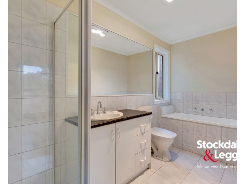 2/15 Churchill Avenue, Tullamarine VIC 3043