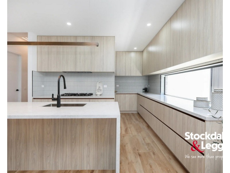 19 Xenolith Drive, Craigieburn VIC 3064