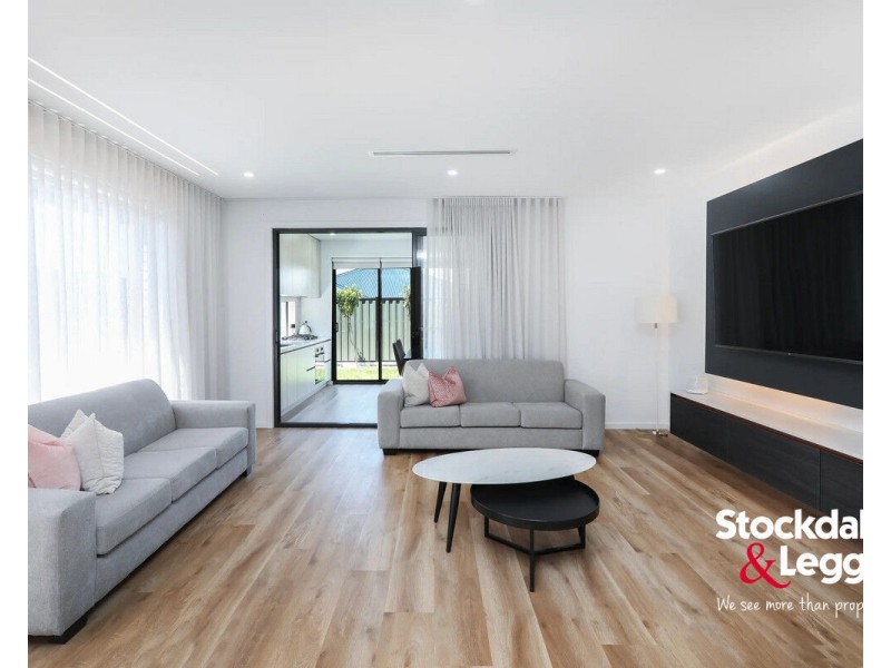 19 Xenolith Drive, Craigieburn VIC 3064