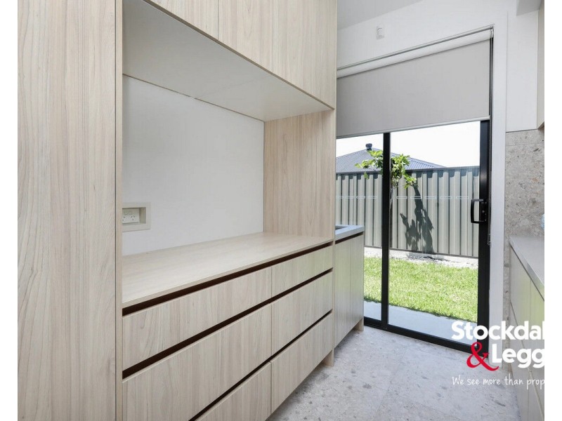 19 Xenolith Drive, Craigieburn VIC 3064