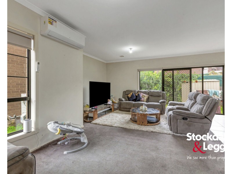 4/64 Doherty Street, Deer Park VIC 3023