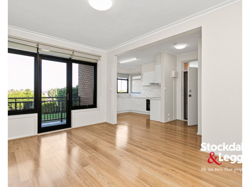 1/64 New Road, Oak Park VIC 3046