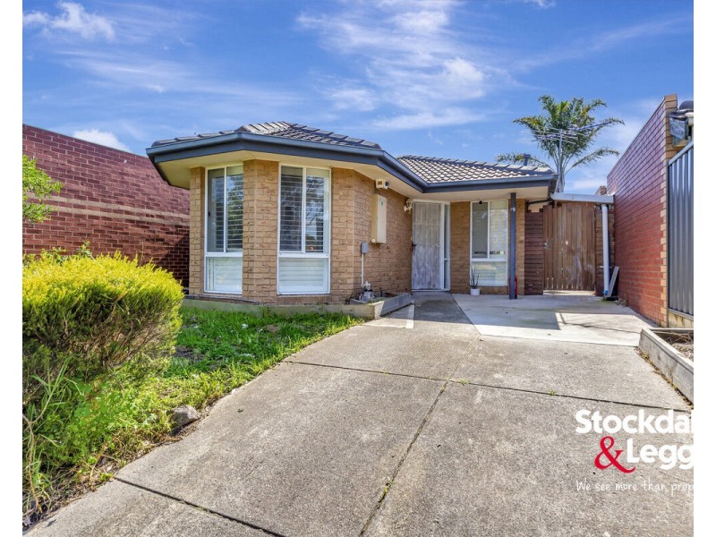 19 Rostron Way, Roxburgh Park VIC 3064