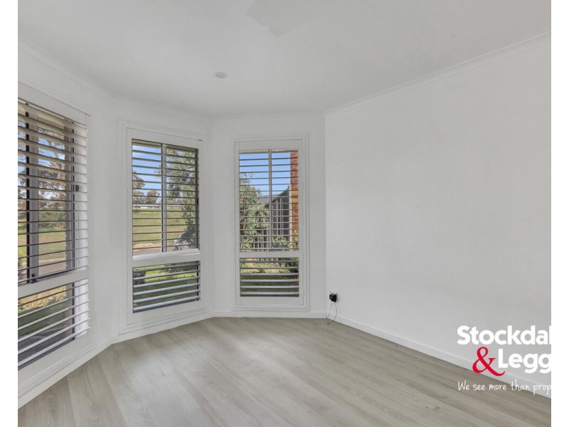 19 Rostron Way, Roxburgh Park VIC 3064