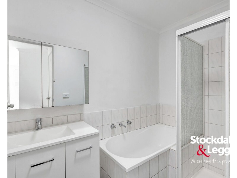 19 Rostron Way, Roxburgh Park VIC 3064