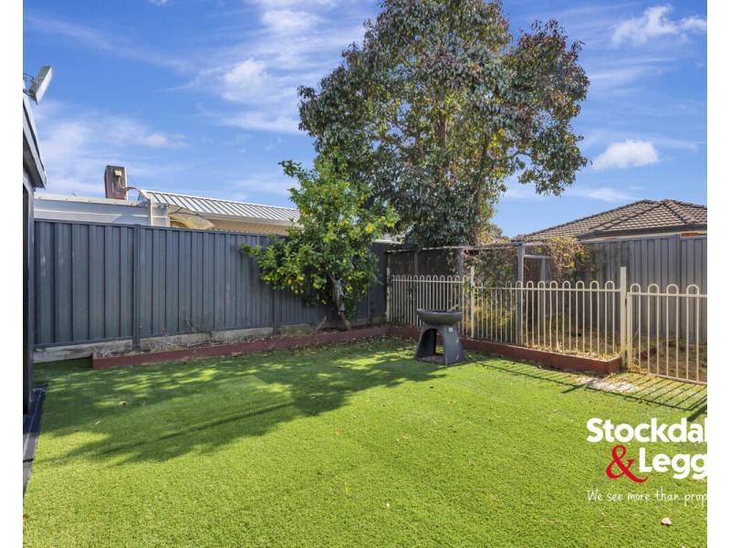 19 Rostron Way, Roxburgh Park VIC 3064
