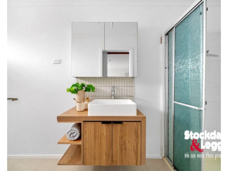 8 Shelbourne Court, Meadow Heights VIC 3048