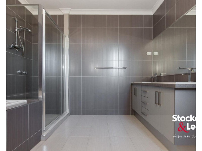 3/6 Linlithgow Way, Greenvale VIC 3059