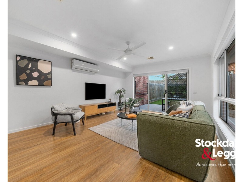 8 Loongana Avenue, Glenroy VIC 3046