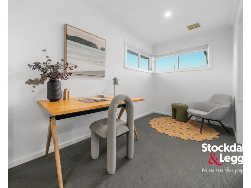 8 Loongana Avenue, Glenroy VIC 3046